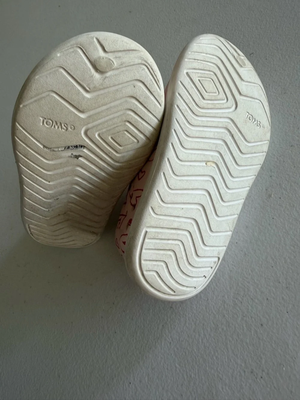 Toms Pink Heart Print Slip-Ons for Kids